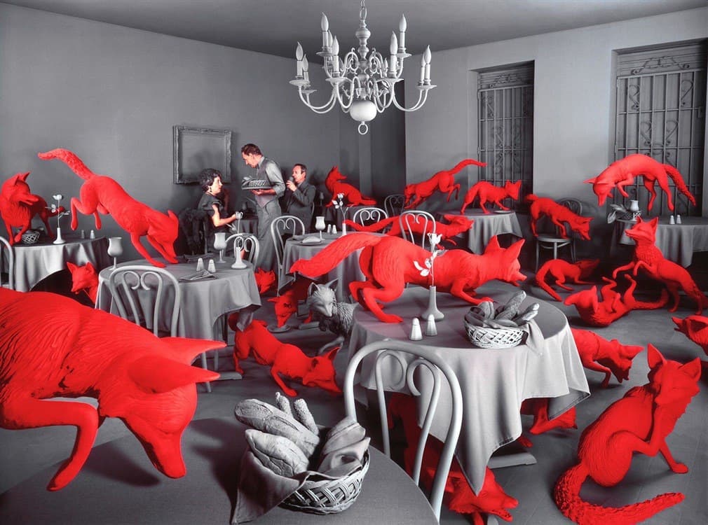 Sandy Skoglund - «Fox games»